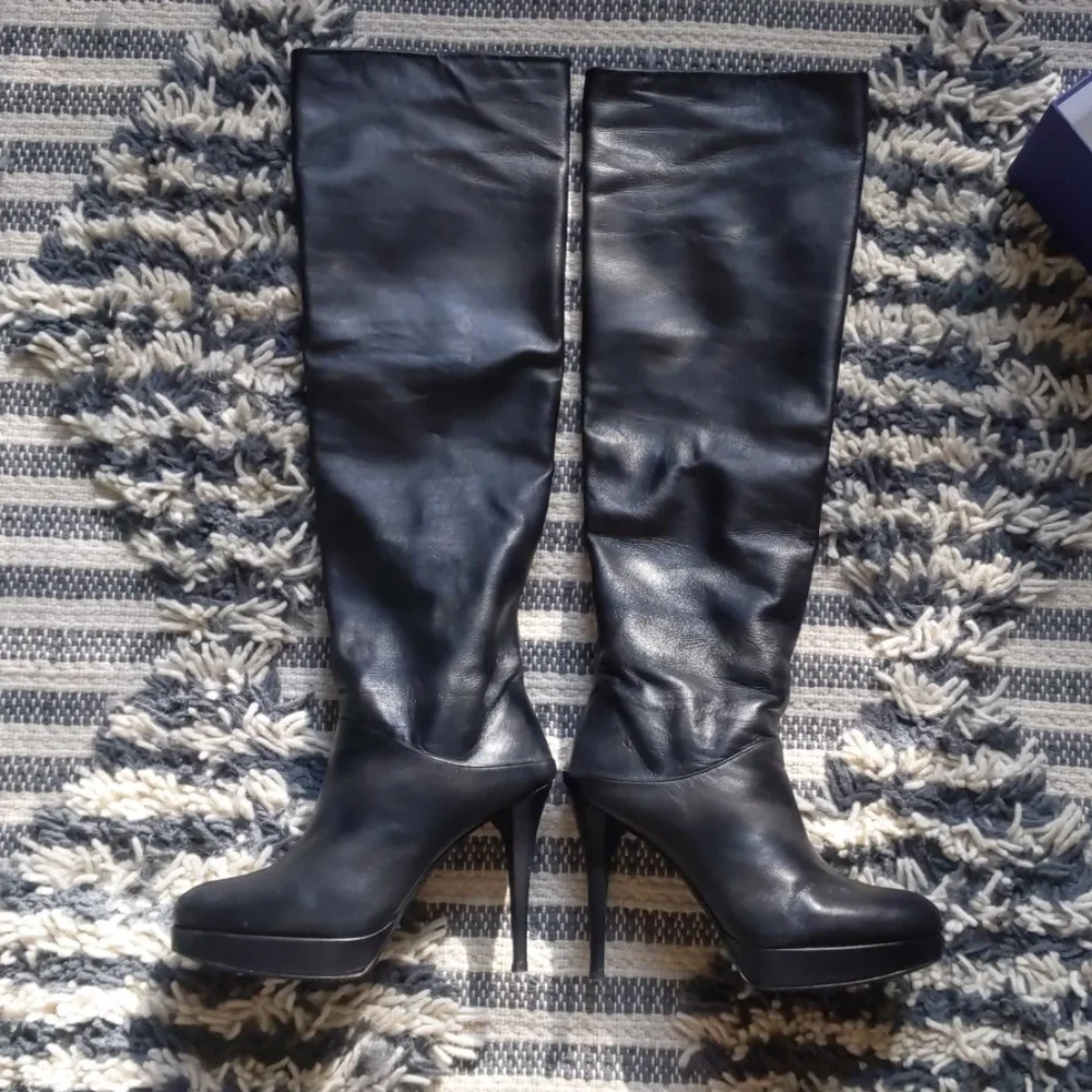 Stuart Weitzman OvertheKnee Lthr Platform Boot 8.5